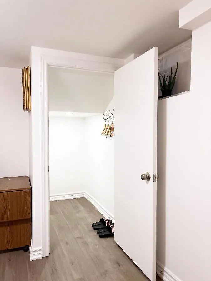 Simple & Tidy Private Rooms Toronto
