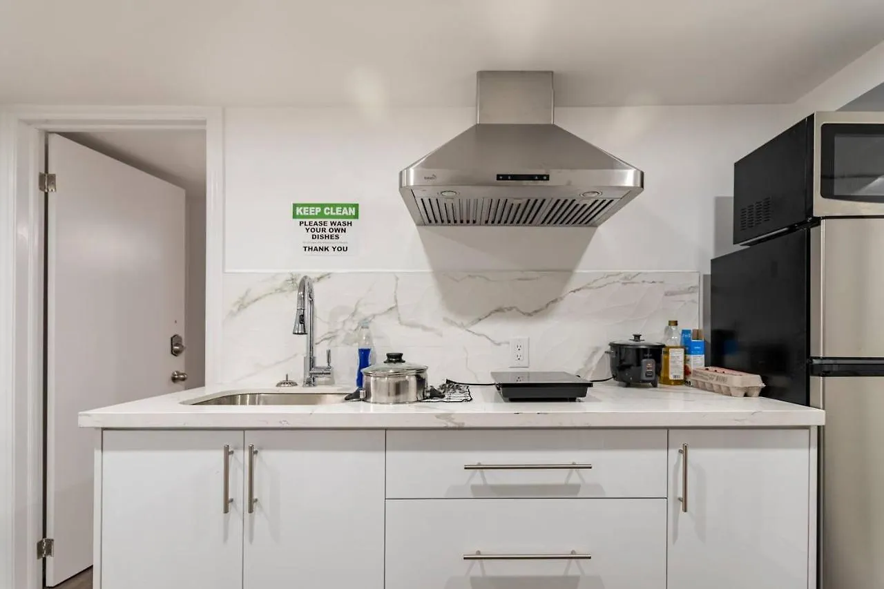 Simple & Tidy Private Rooms Toronto 0*,  Canada