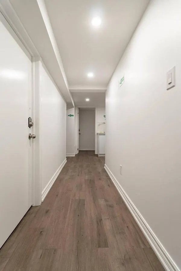 Guest house Simple & Tidy Private Rooms Toronto