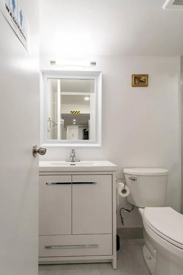 Guest house Simple & Tidy Private Rooms Toronto
