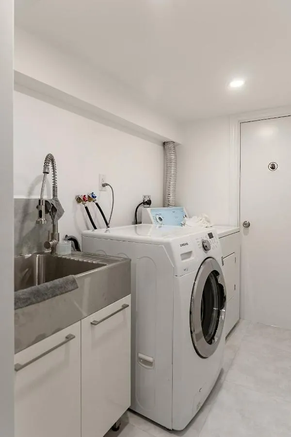 Simple & Tidy Private Rooms Toronto Canada
