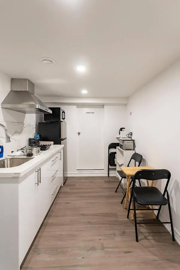 Simple & Tidy Private Rooms Toronto
